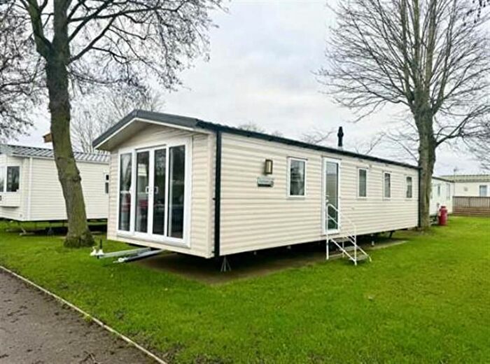 3 Bedroom Mobile/park Home For Sale In Hutton Sessay, Thirsk, YO7