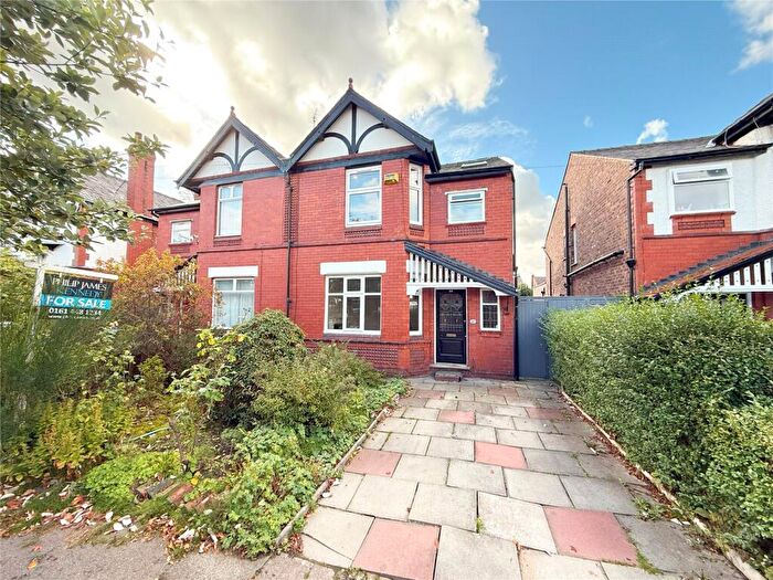 4 Bedroom Semi-Detached House For Sale In Willow Way, Didsbury, M20
