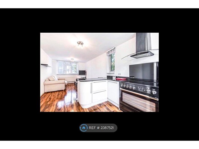 1 Bedroom Flat To Rent In Ashley Crescent, London, SW11