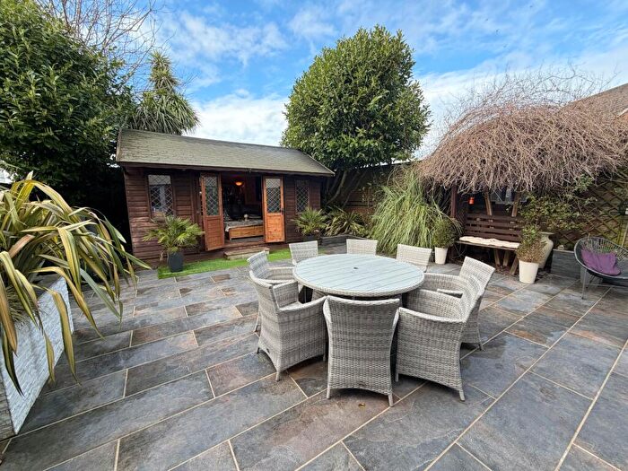 3 Bedroom Link Detached House For Sale In Readers Way, Rhoose, CF62