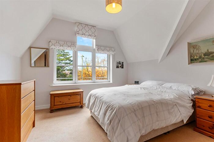 3 Bedroom Flat For Sale In Idsworth Down, Petersfield, GU31