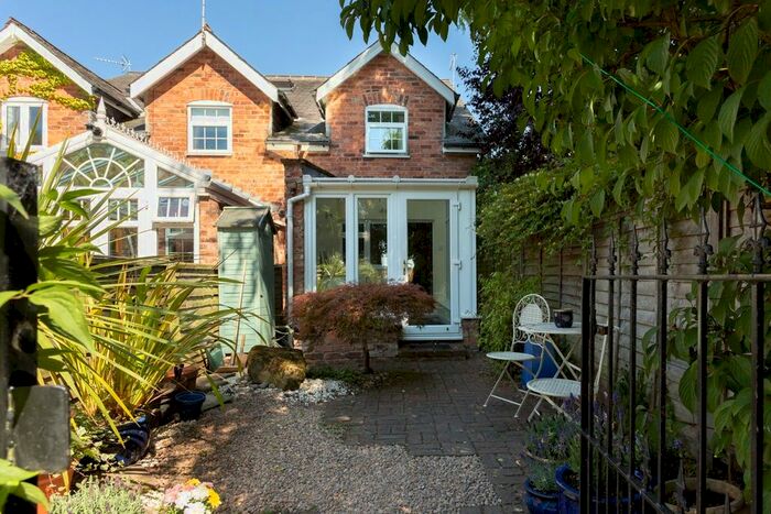3 Bedroom End Of Terrace House For Sale In Main Street, Bilbrough, York, North Yorkshire, YO23