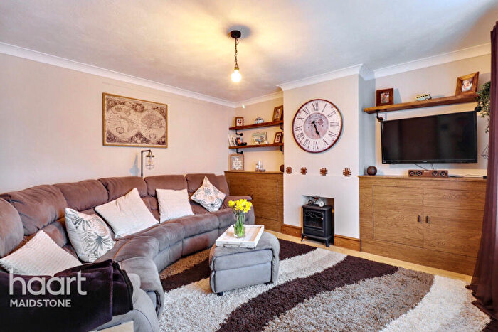 4 Bedroom Semi-Detached House For Sale In Surrey Road, Maidstone, ME15