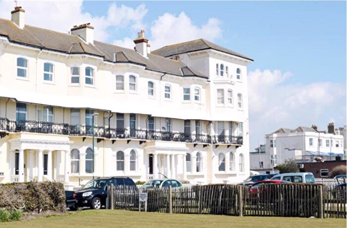 2 Bedroom Flat To Rent In Park Terrace, Bognor Regis, PO21