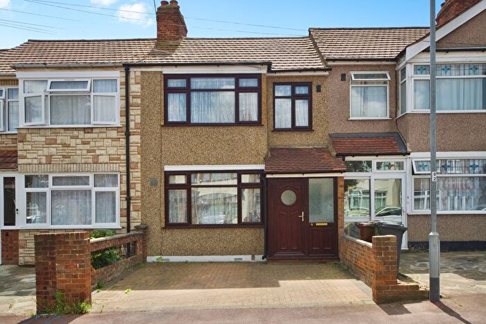 3 Bedroom Terraced House For Sale In Hamden Crescent, Dagenham, Essex, RM10