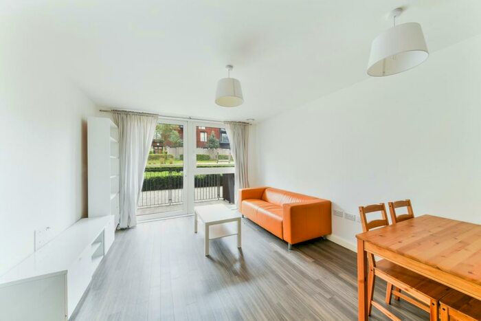 1 Bedroom Apartment To Rent In Nyland Court, Greenland Place, Surrey Quays, SE8