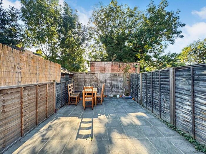 1 Bedroom Apartment To Rent In Lordship Lane, London, N22