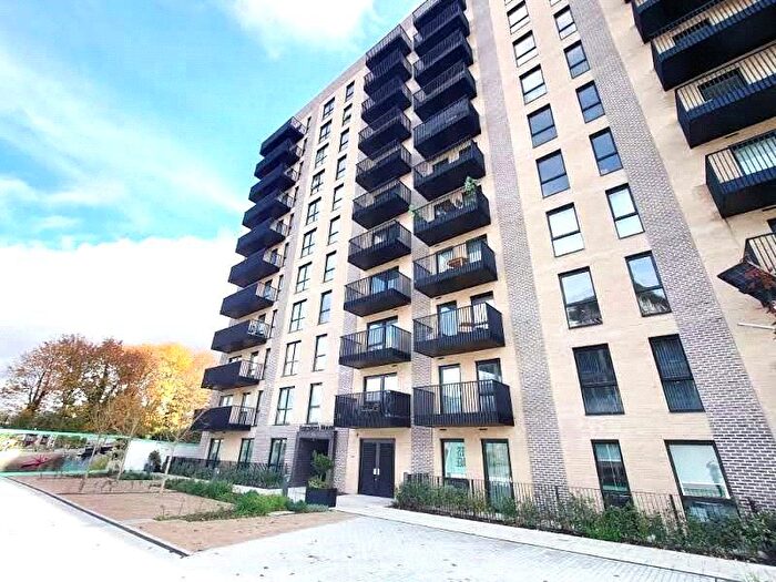 1 Bedroom Flat To Rent In Farine Avenue, Hayes, Greater London, UB3