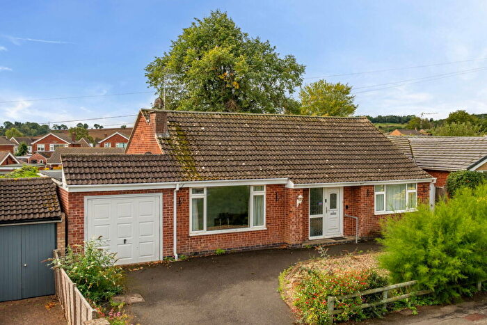 2 Bedroom Detached Bungalow For Sale In Glen Drive, Oakham, LE15