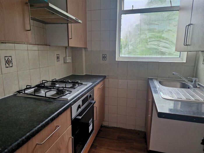 2 Bedroom Maisonette To Rent In Balfour Road, Southall, UB2