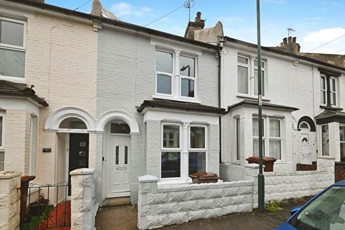 2 Bedroom Terraced House For Sale In Clarence Avenue, Rochester, Kent, ME1