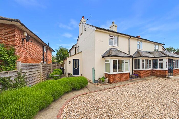 3 Bedroom Semi-Detached House For Sale In Sherfield Green, Sherfield-On-Loddon, Hook, RG27