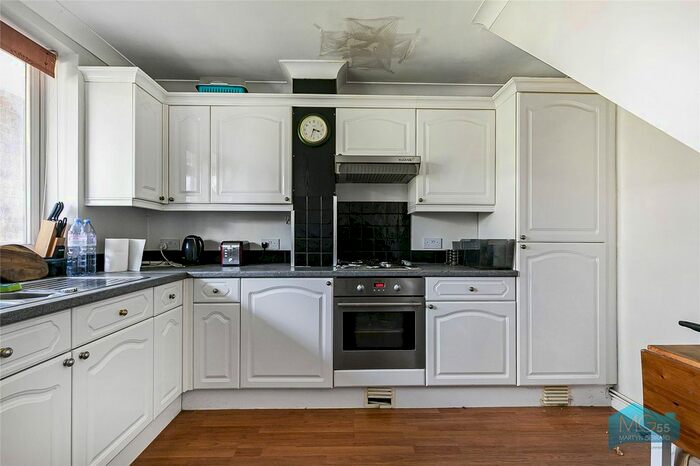 2 Bedroom Flat To Rent In Portland Rise, Manor House, London, N4