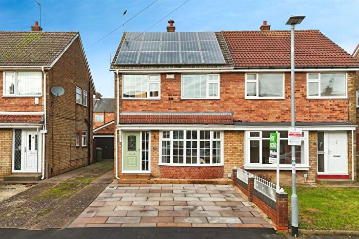 3 Bedroom Semi Detached House For Sale In Brigg Drive, Hessle, HU13