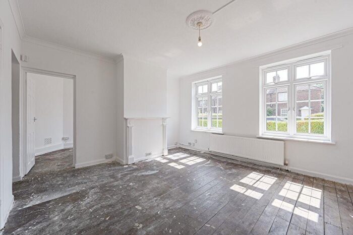 2 Bedroom Flat For Sale In Ballamore Road, Bromley, BR1