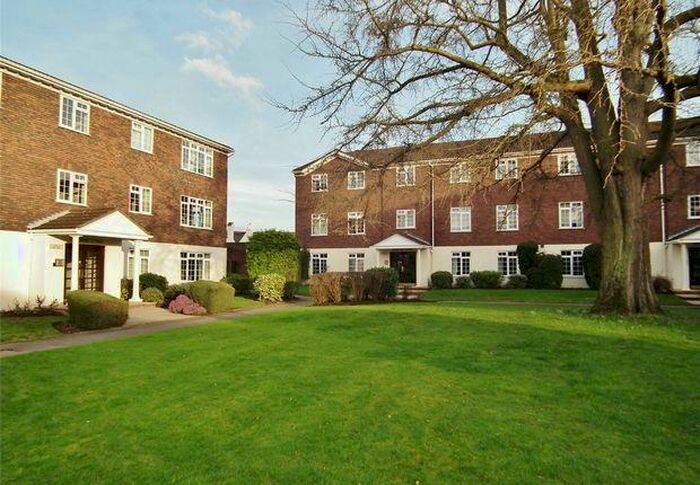 2 Bedroom Apartment To Rent In Hillcrest, Weybridge, KT13