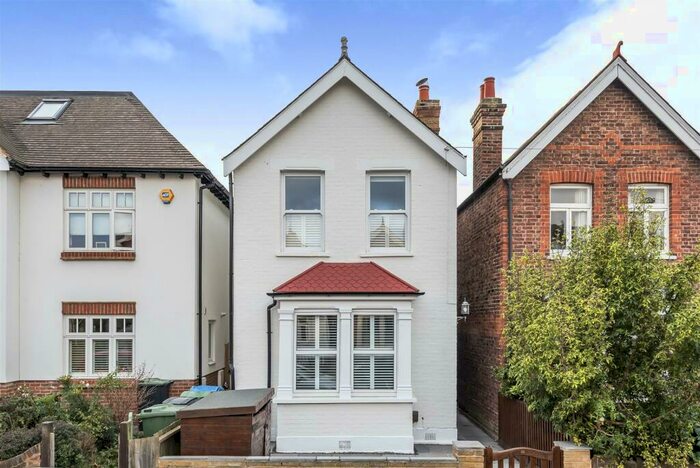 3 Bedroom Detached House To Rent In Staunton Road, Kingston Upon Thames, KT2