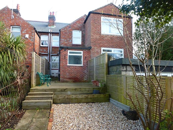 2 Bedroom Terraced House To Rent In Elgar Road, Reading, Berkshire, RG2