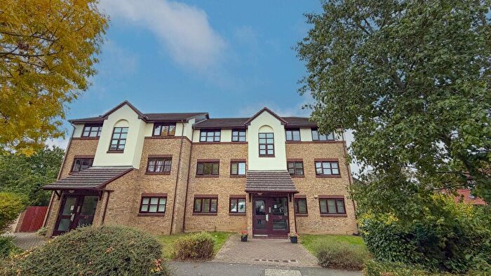 2 Bedroom Flat To Rent In Foxglove Way, Hackbridge, Surrey., SM6