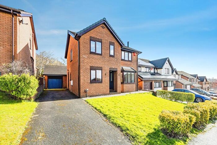 4 Bedroom Detached House For Sale In Redwood Drive, Woodland Glade, Bradley, Huddersfield, West Yorkshire, HD2