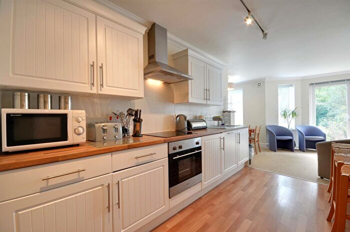 3 Bedroom Property To Rent In Durley Chine Road South, Bournemouth, BH2