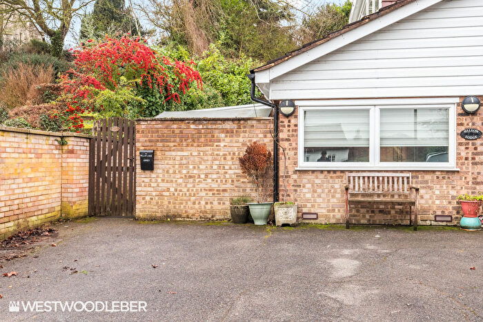 1 Bedroom Ground Maisonette To Rent In Cambridge Road, Thundridge, SG12