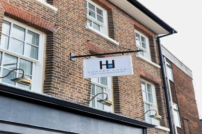 2 Bedroom Flat To Rent In High Street North, Dunstable, Bedfordshire, LU6