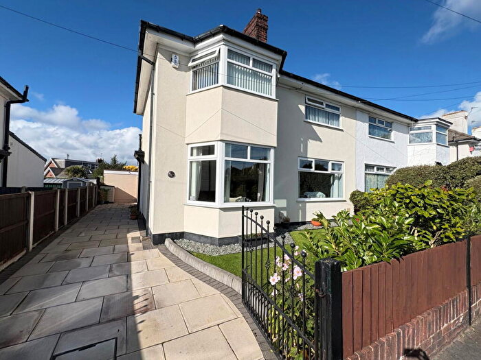 3 Bedroom Semi-Detached House For Sale In Northway, Maghull, L31