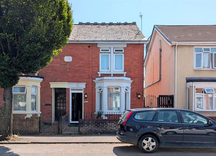 3 Bedroom Semi-Detached House For Sale In Seymour Road, Gloucester, GL1