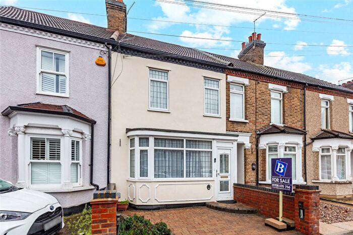3 Bedroom Terraced House For Sale In Douglas Road, Hornchurch, RM11