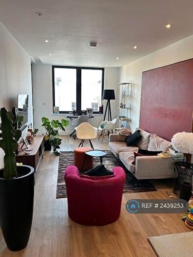 2 Bedroom Flat To Rent In Scawfell Street, London, E2