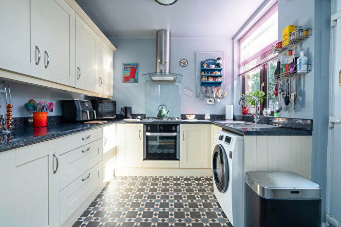 3 Bedroom End Of Terrace House For Sale In Sumner Street, Glossop, SK13