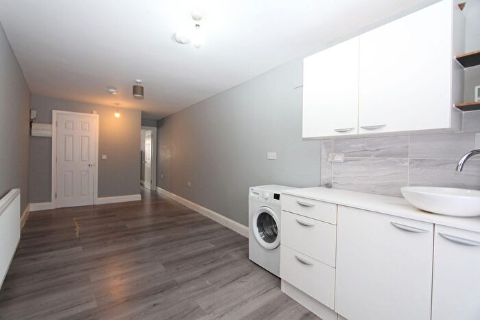 1 Bedroom Flat To Rent In Whitchurch Avenue, Edgware, HA8