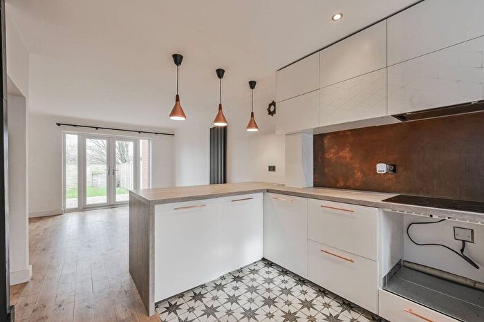 2 Bedroom Property For Sale In Hopkins Close, Muswell Hill, London, N10