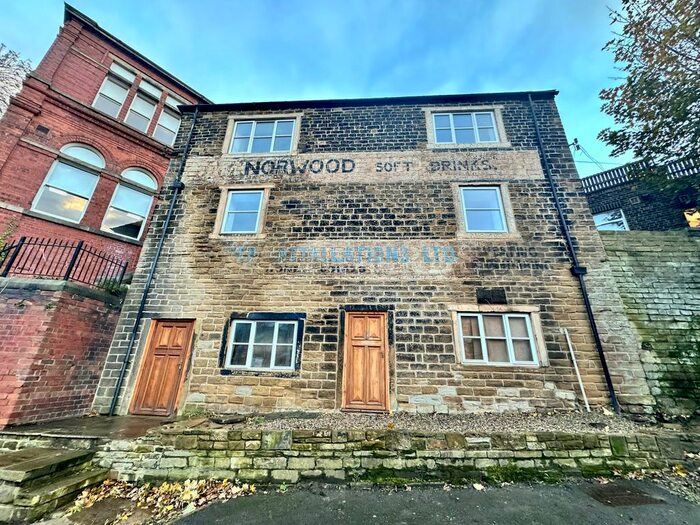 2 Bedroom Flat To Rent In Canal Road, Leeds, LS12