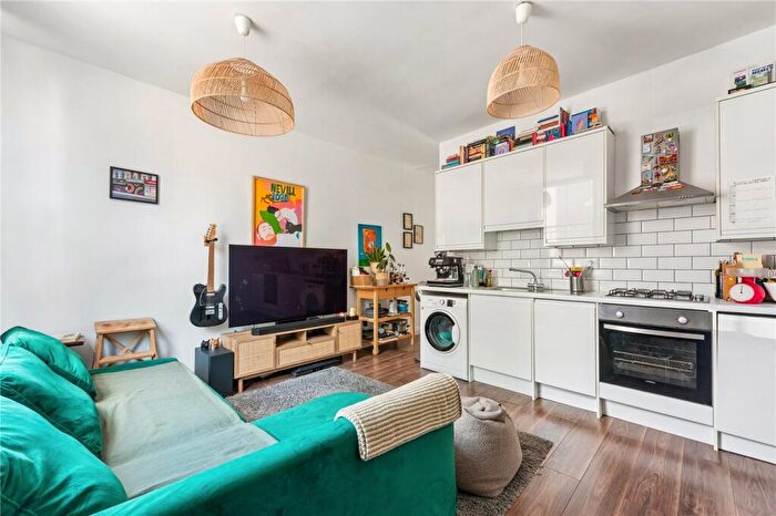 1 Bedroom Apartment To Rent In Nevill Road, London, N16