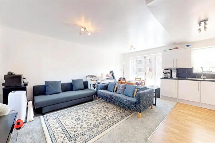 2 Bedroom Flat To Rent In Webber Street, London, SE1