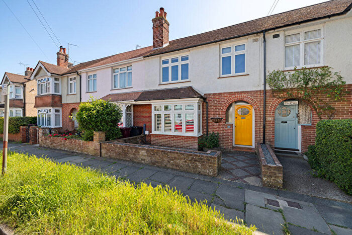 3 Bedroom Terraced House For Sale In Orchard Avenue, Chichester, PO19