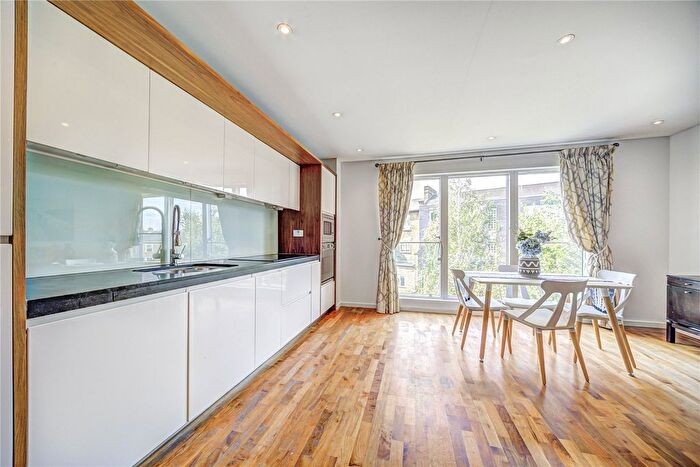 2 Bedroom Flat To Rent In Blueprint Apartments, - Balham Grove, London, SW12
