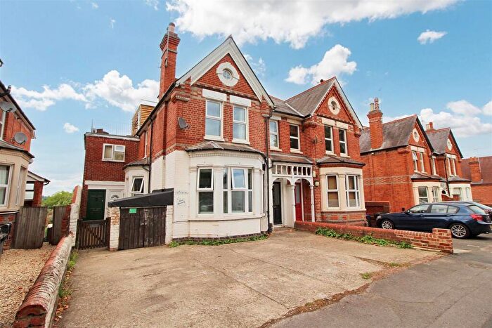 2 Bedroom Maisonette For Sale In Tilehurst Road, Reading, Reading, RG30