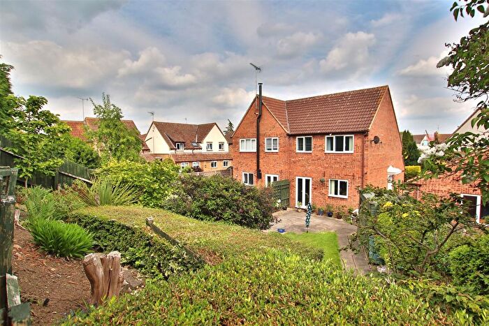 3 Bedroom Semi-Detached House For Sale In Wagtail Drive, Northway, Tewkesbury, GL20