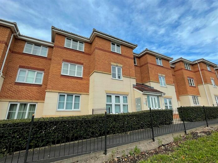 2 Bedroom Flat To Rent In Waring Avenue, Parr, St. Helens, WA9