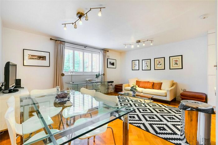 2 Bedroom Flat To Rent In Cromwell Road, Earls Court, London, SW5