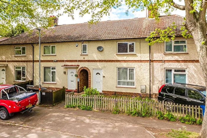 2 Bedroom Terraced House For Sale In Oak Road, Kettering, NN15