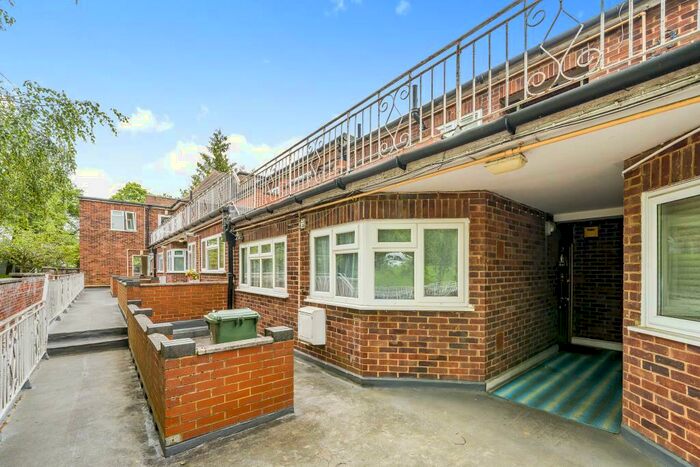 2 Bedroom Apartment To Rent In Northwood, Greater London, HA6