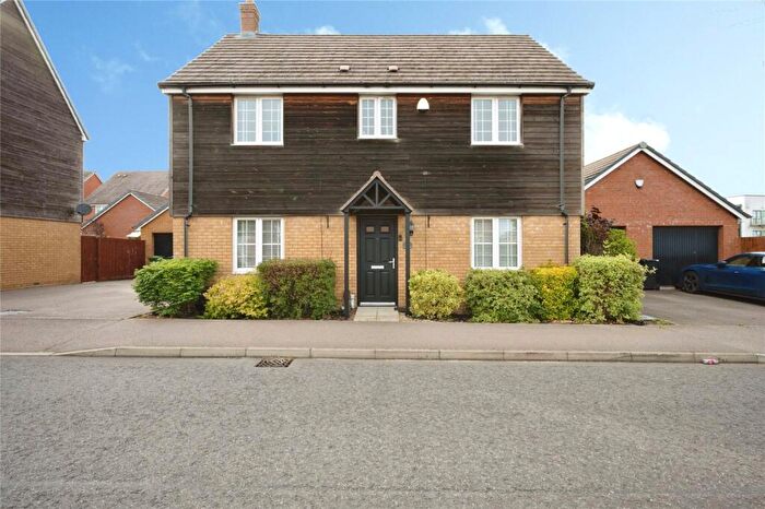 4 Bedroom Detached House For Sale In Theedway, Leighton Buzzard, Bedfordshire, LU7