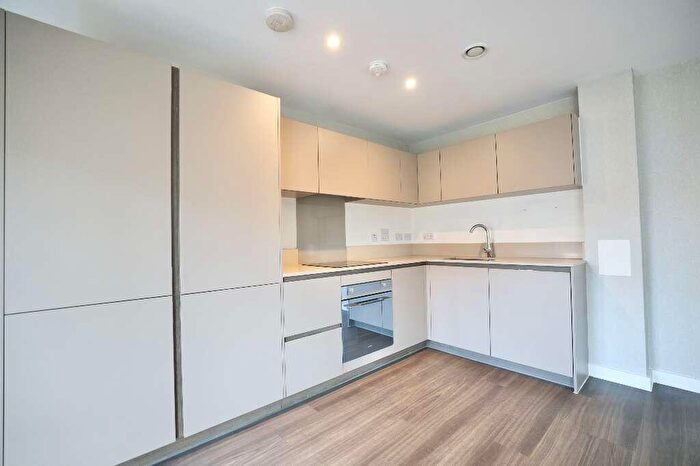 1 Bedroom Flat To Rent In Luna Court, Loughton, IG10