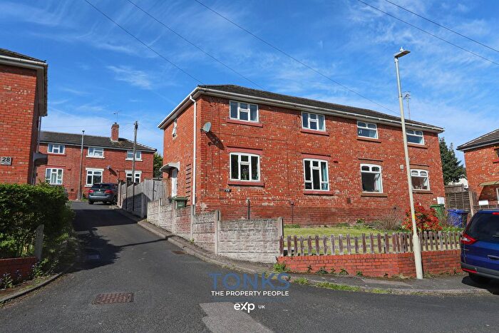 2 Bedroom Semi-detached House For Sale In Drews Holloway South, Halesowen, B63