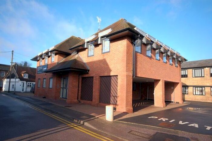 1 Bedroom Flat To Rent In Norfolk Road, Rickmansworth, WD3