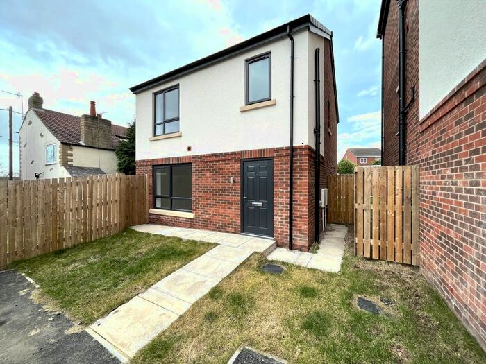 3 Bedroom Detached House To Rent In Primrose Lane, Calder Grove, Wakefield, WF4